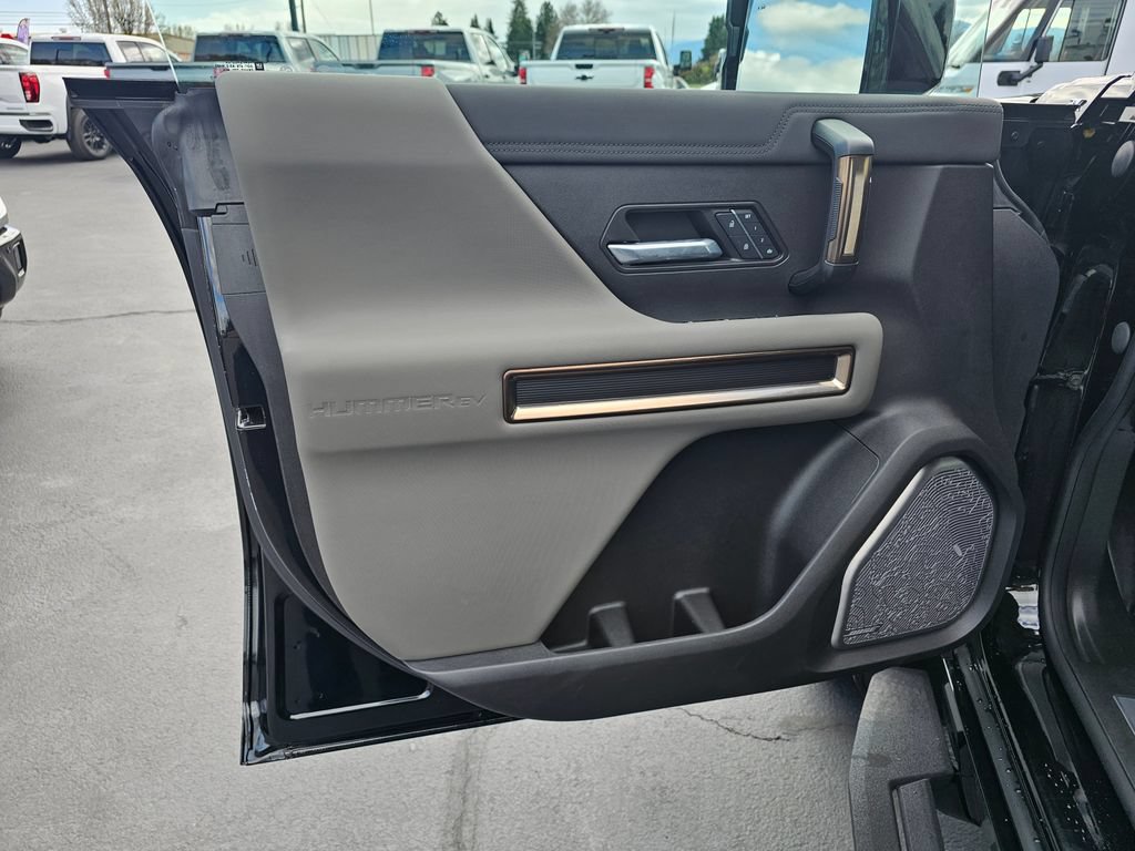 New 2025 GMC Hummer EV 3X w/ LPO, Cargo Utility Package AWD/4WD image 8