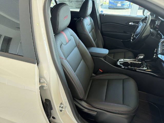 New 2026 Chevrolet Trax RS w/ Sunroof Package FWD image 18