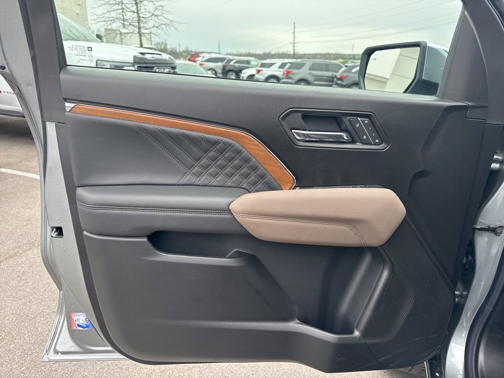 New 2026 GMC Canyon Denali image 11