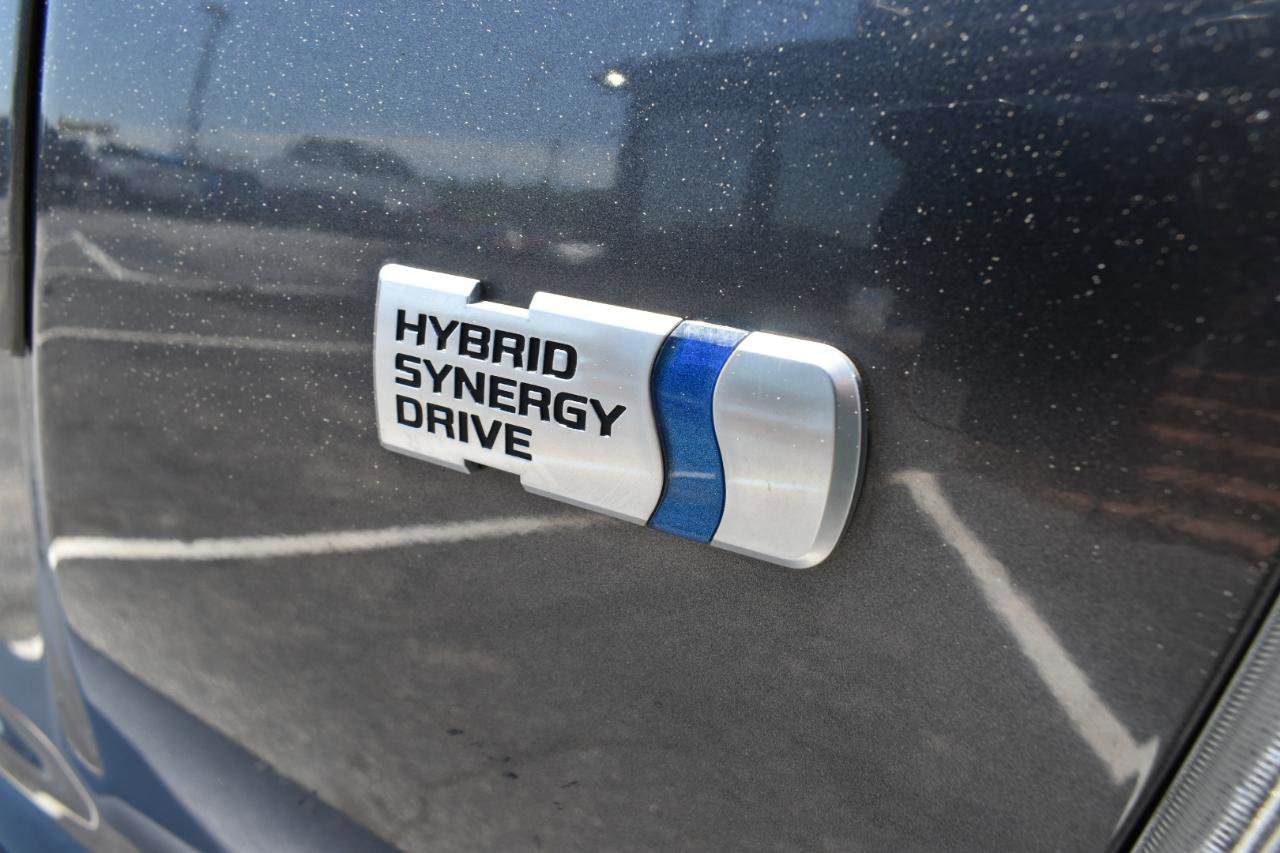 Used 2017 Toyota Prius V Three FWD image 13