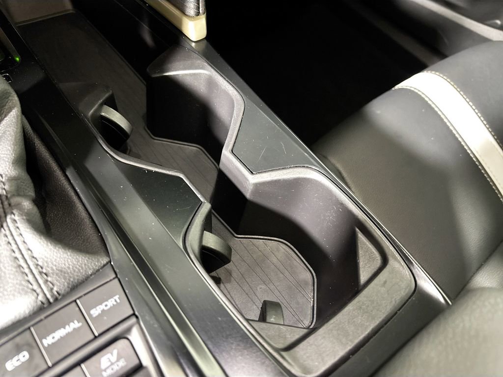 Used 2025 Toyota Camry SE image 15