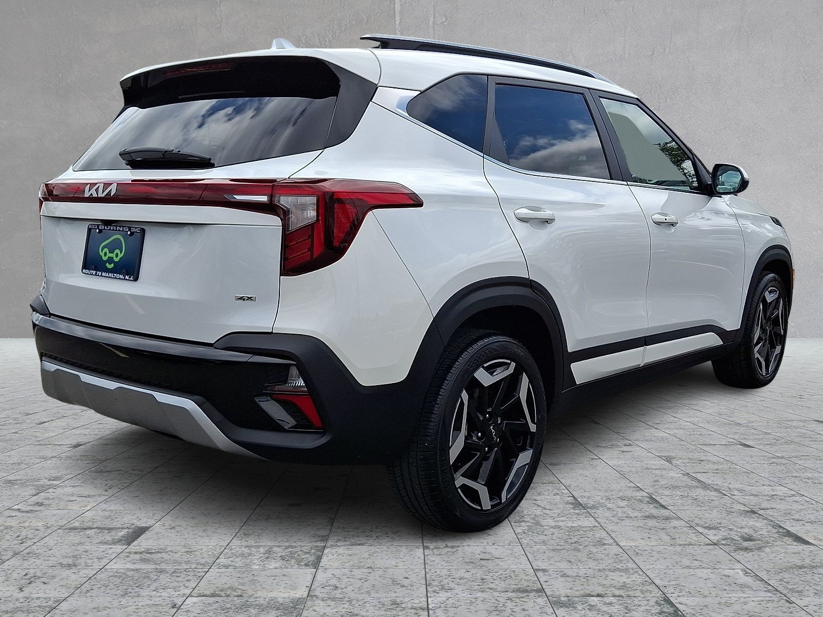 Used 2024 Kia Seltos SX AWD/4WD image 4