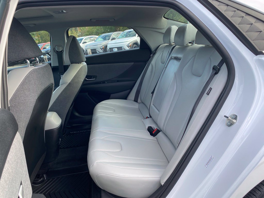 Certified 2024 Hyundai Elantra Limited FWD image 14