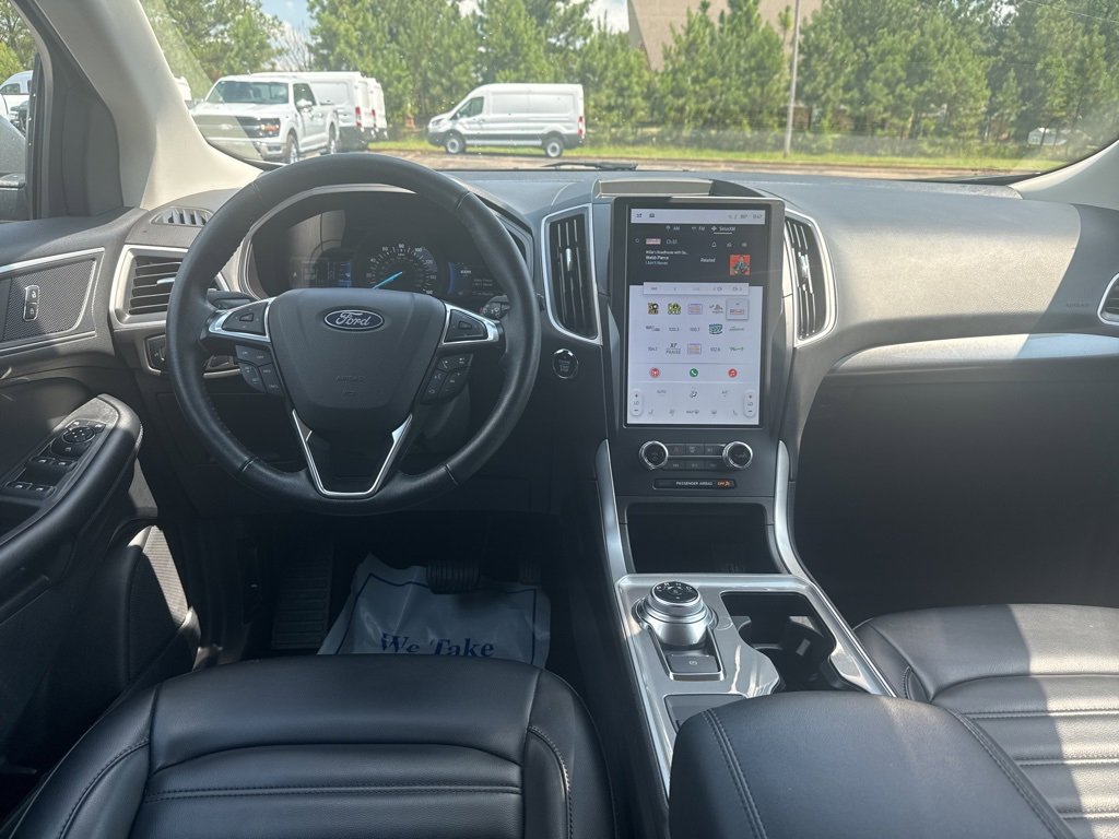 Used 2024 Ford Edge SEL image 2