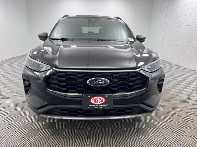 Used 2024 Ford Escape ST-Line w/ Tech Pack #1 AWD/4WD image 3