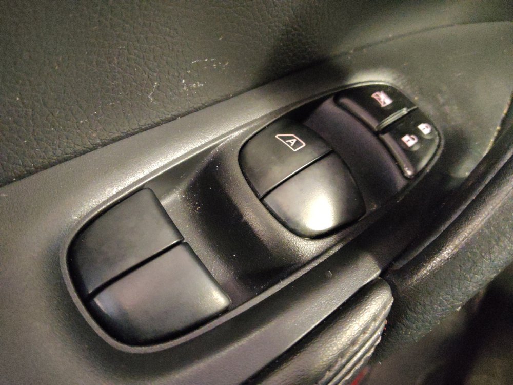 Used 2017 Nissan Rogue S FWD image 27