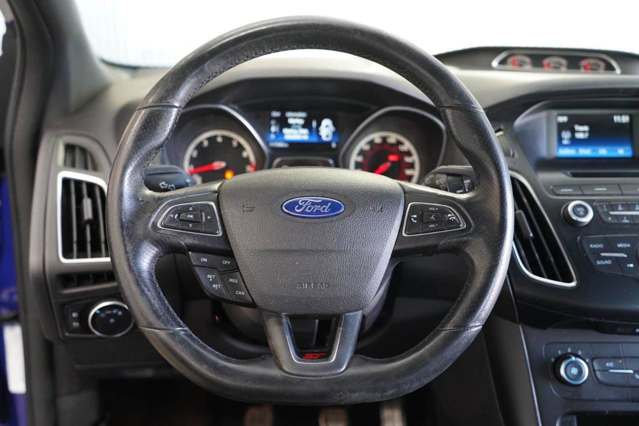 Used 2015 Ford Focus ST FWD image 12