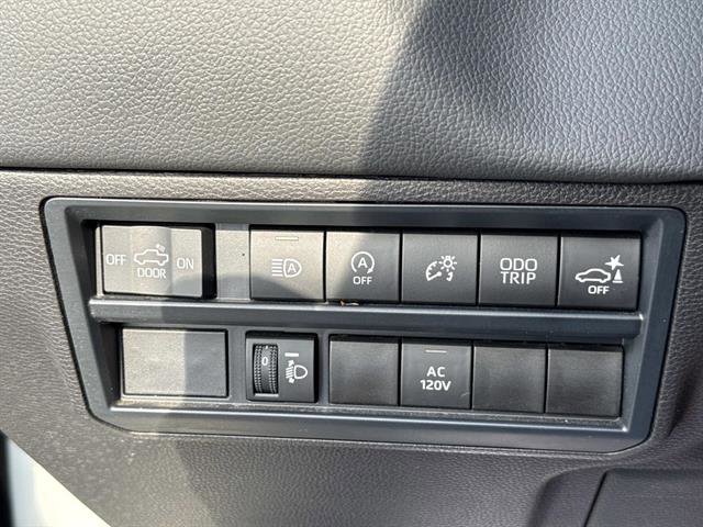 Used 2025 Toyota Tundra Limited w/ Power Package image 30