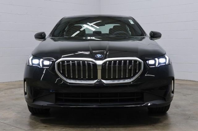 Used 2025 BMW i5 xDrive40 w/ Premium Package image 8