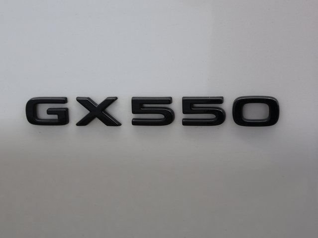 Used 2024 Lexus GX 550 w/ Accessory Package (2T) AWD/4WD image 18