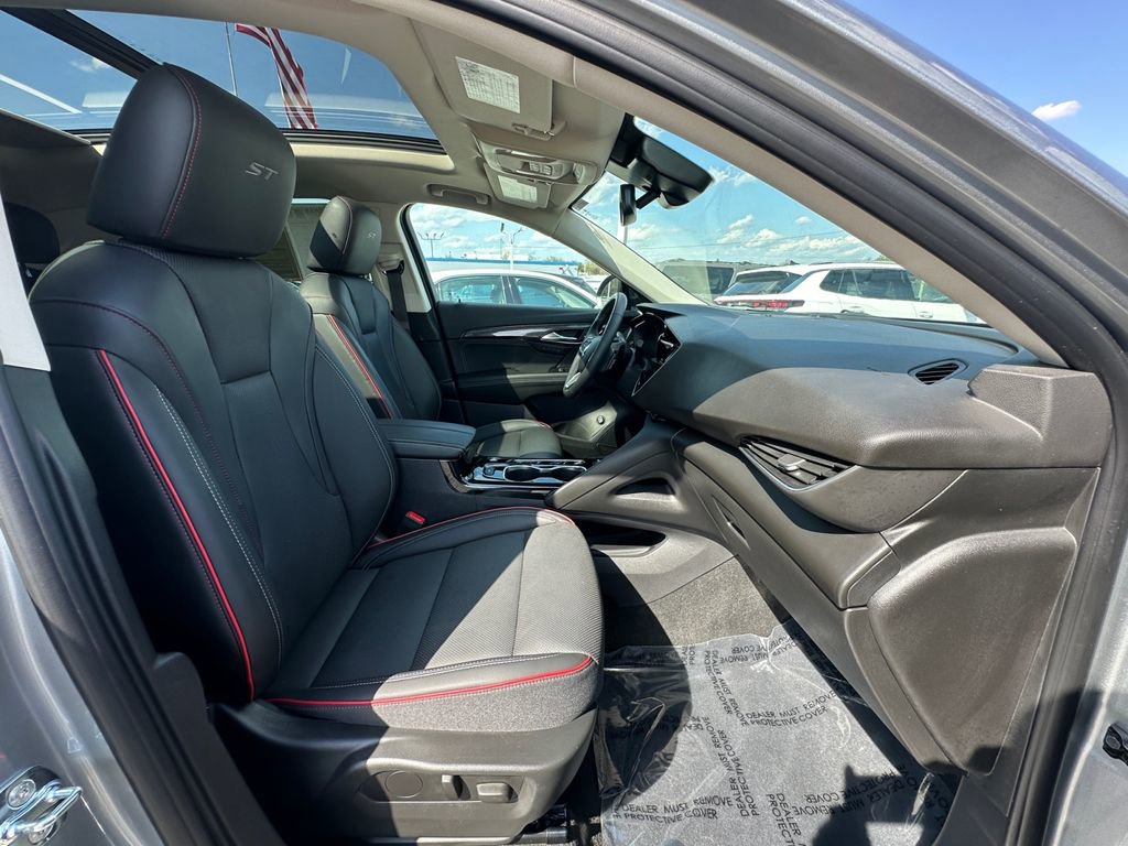Used 2023 Buick Envision Essence w/ Sport Touring Package image 23