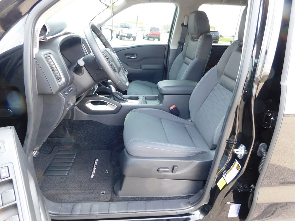Used 2024 Nissan Frontier SV w/ Hardbody Edition AWD/4WD image 16