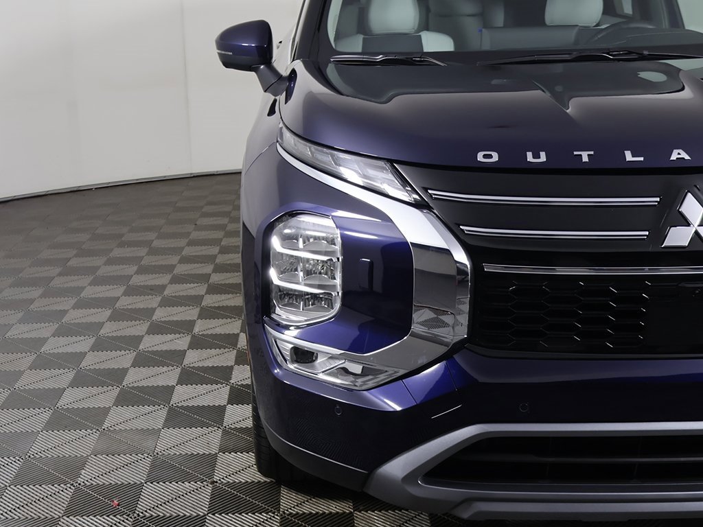 New 2025 Mitsubishi Outlander SE image 15