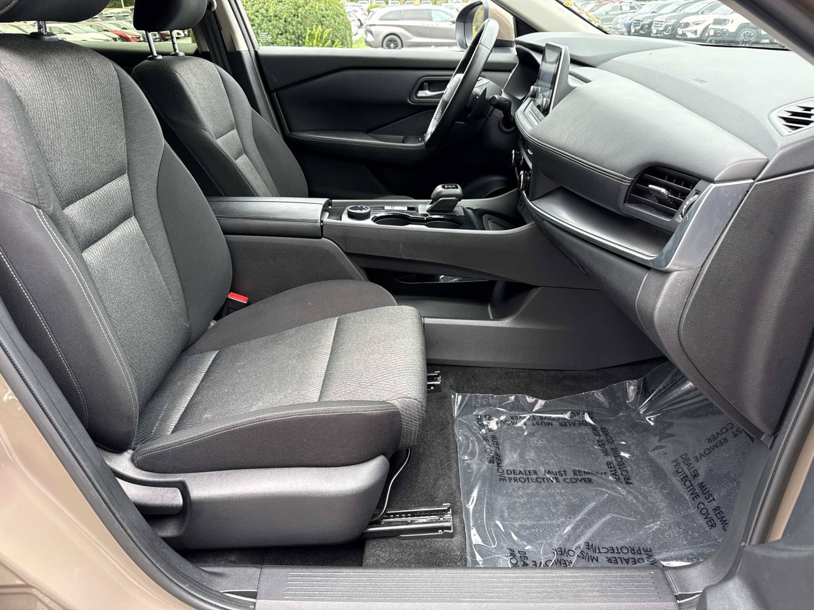 Used 2025 Nissan Rogue SV AWD/4WD image 25