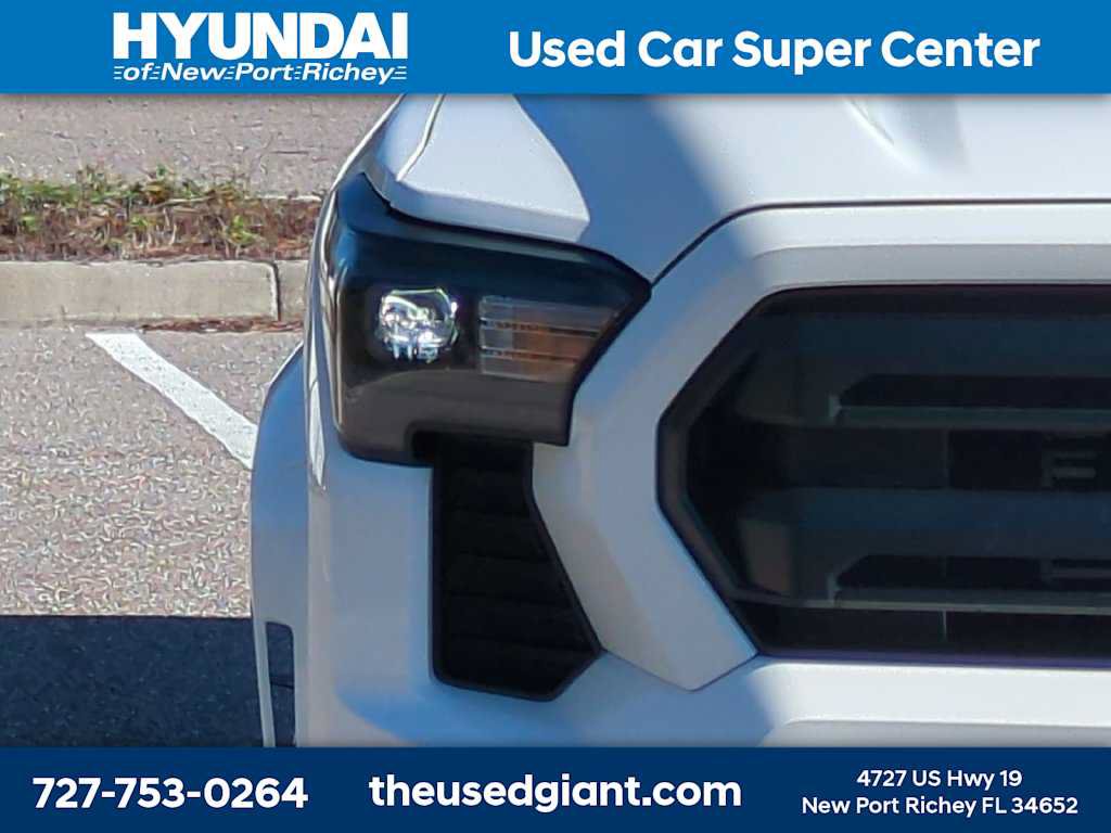 Used 2024 Toyota Tacoma SR5 w/ SR5 Upgrade Package RWD image 9