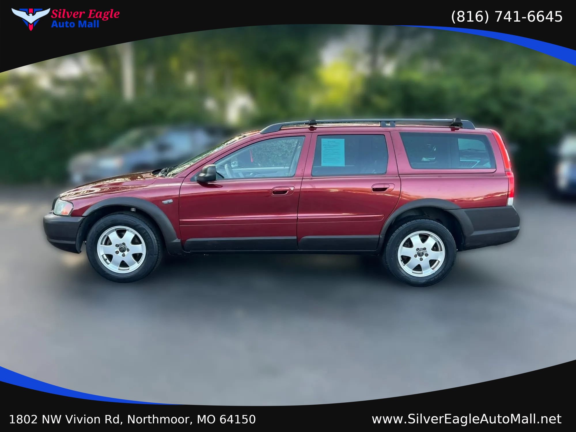 Used 2004 Volvo XC70 AWD/4WD image 2