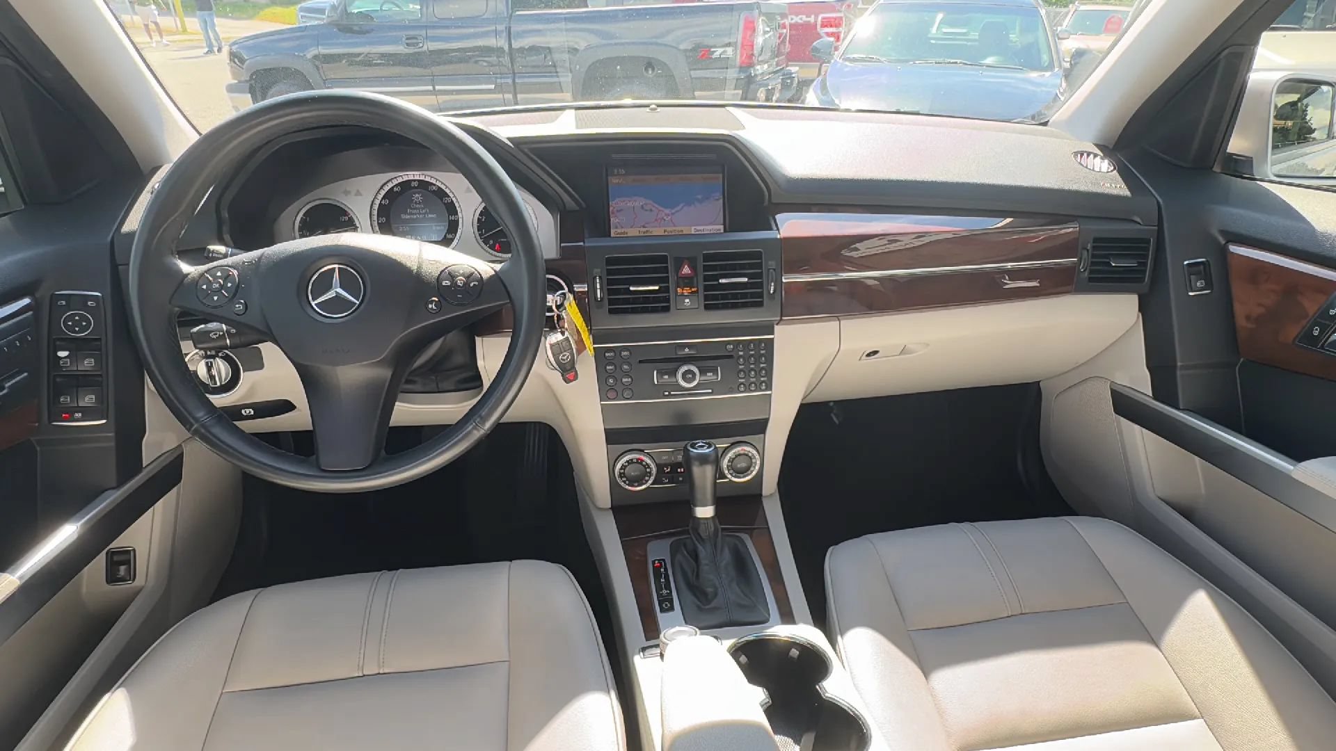 Used 2011 Mercedes-Benz GLK 350 2WD image 8