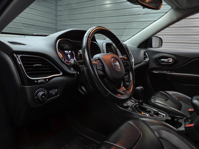 Used 2021 Jeep Cherokee Latitude Plus AWD/4WD image 11
