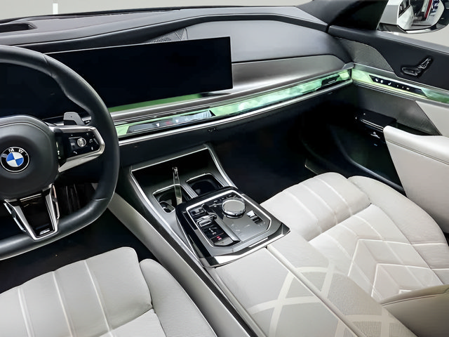 Used 2023 BMW 760i xDrive AWD/4WD image 14