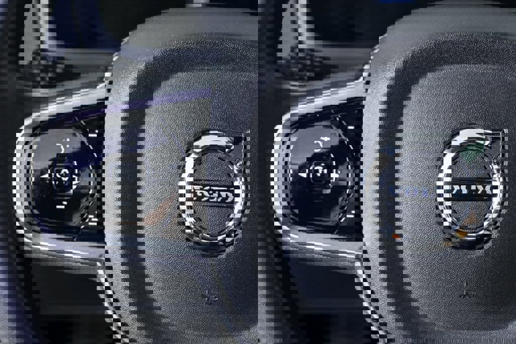 Certified 2024 Volvo XC90 T8 Ultimate AWD/4WD image 12