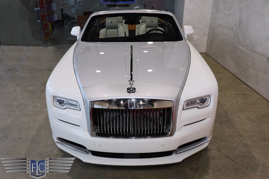 Used 2017 Rolls-Royce Dawn RWD image 15