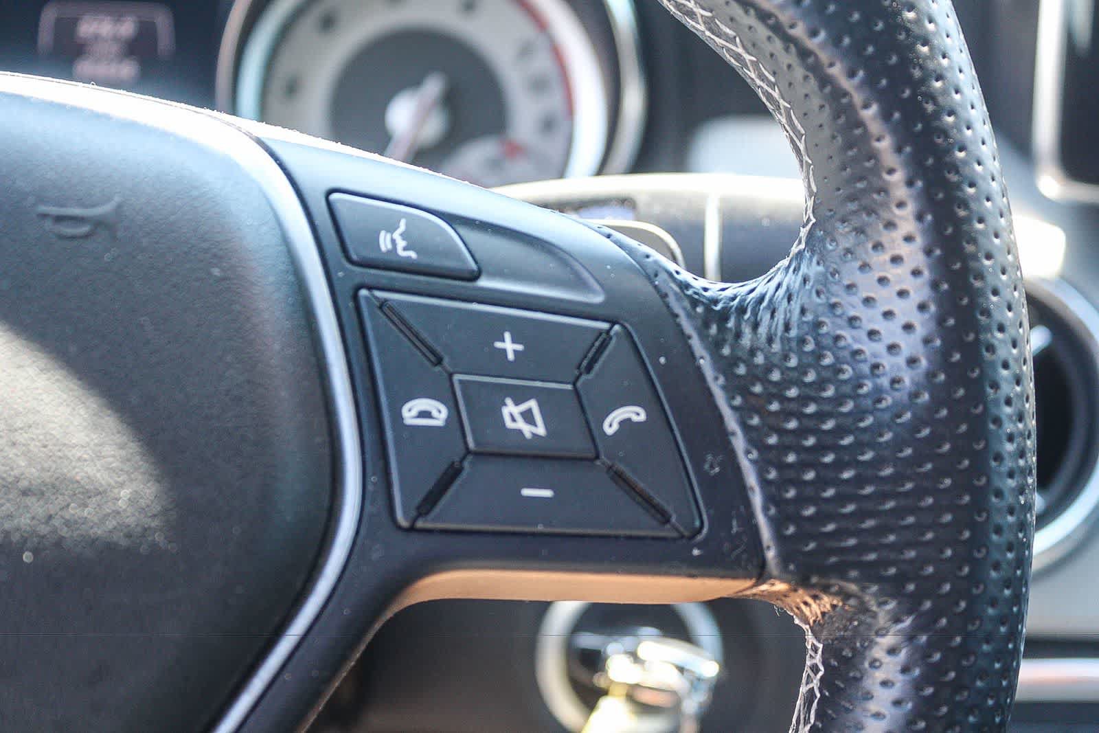 Used 2014 Mercedes-Benz CLA 250 image 31