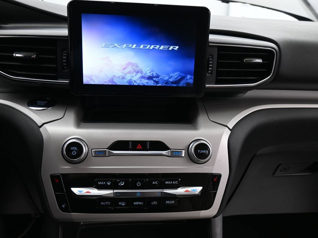 Used 2023 Ford Explorer XLT w/ Equipment Group 202A image 19