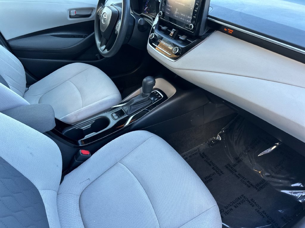 Used 2022 Toyota Corolla LE FWD image 16