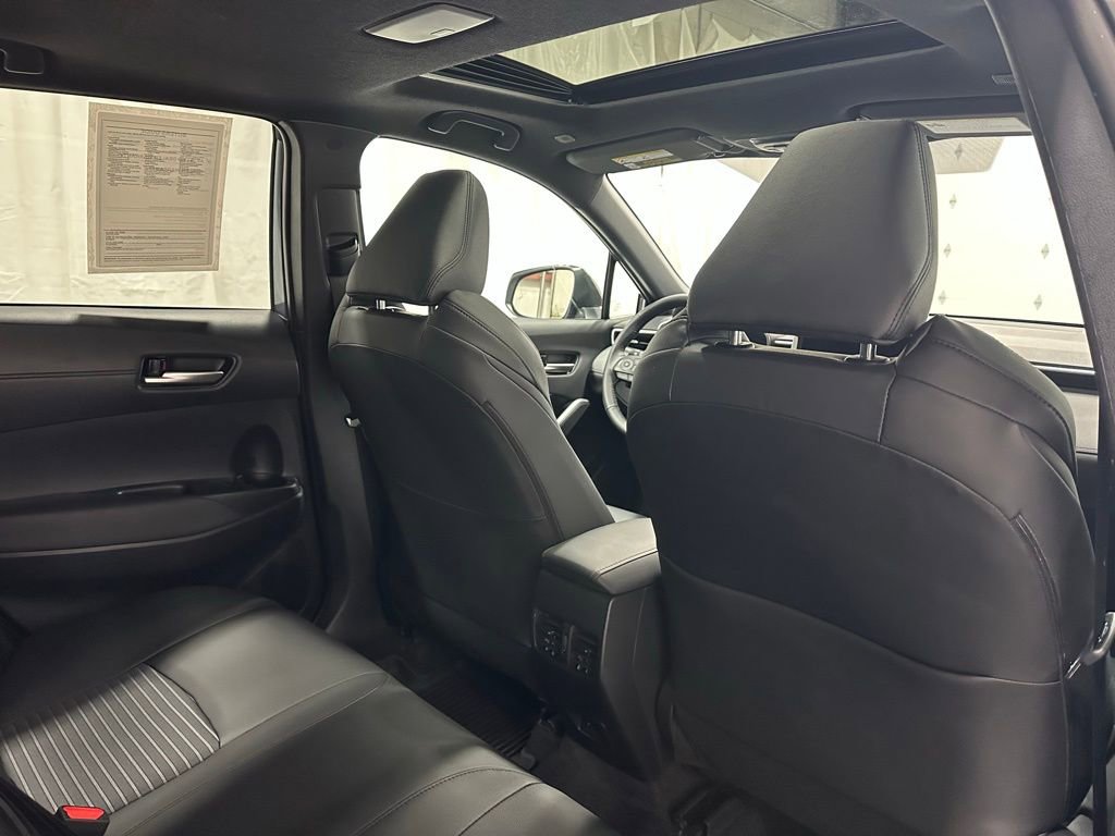 Used 2025 Toyota Corolla Cross XSE image 56