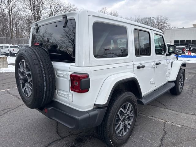 Used 2024 Jeep Wrangler Sahara image 19