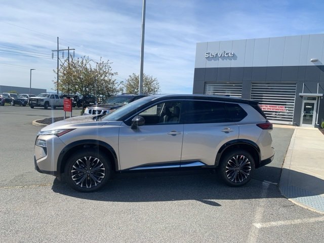 New 2026 Nissan Rogue Platinum image 4