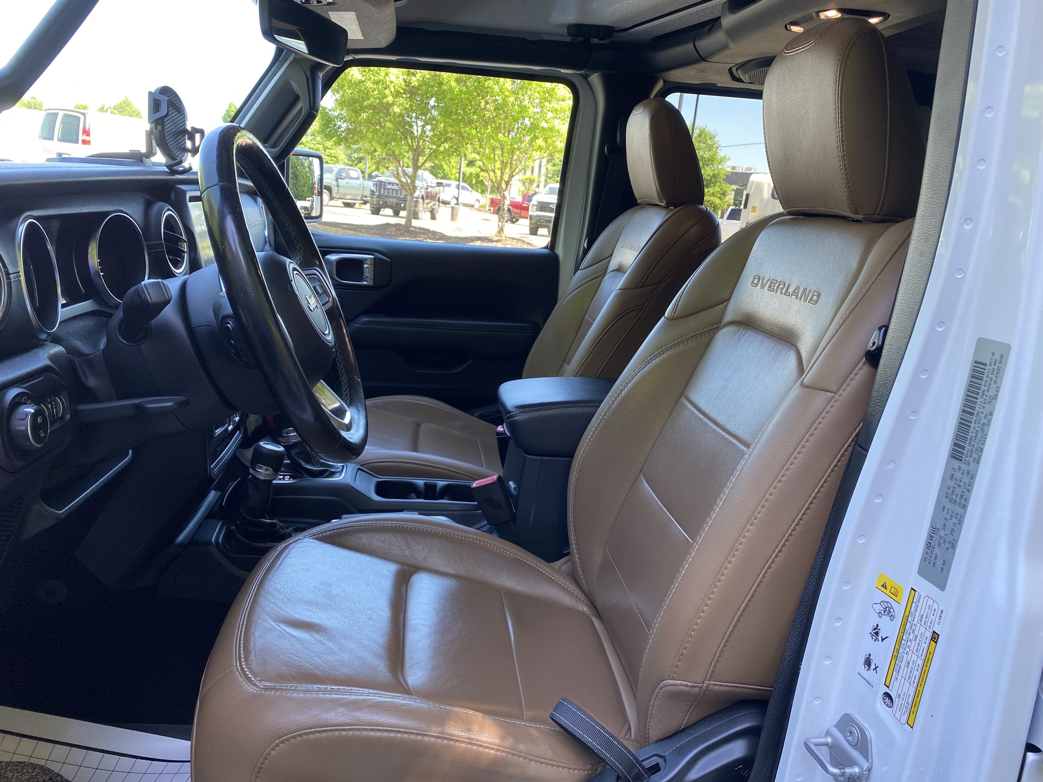 Used 2020 Jeep Gladiator Overland AWD/4WD image 16