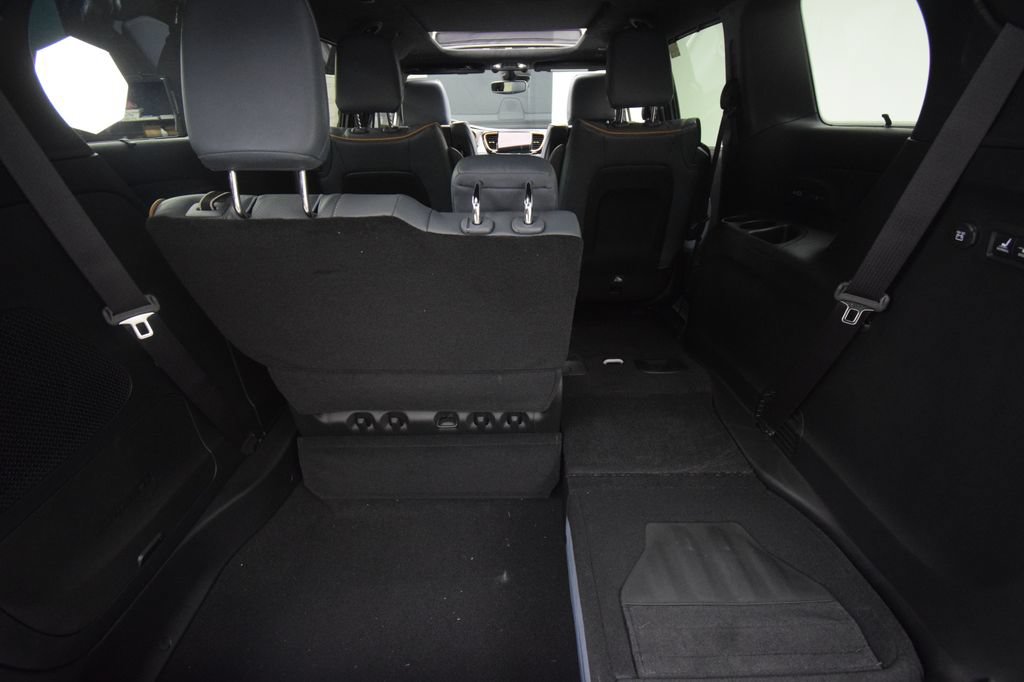 New 2027 Chrysler Pacifica Pinnacle FWD image 36