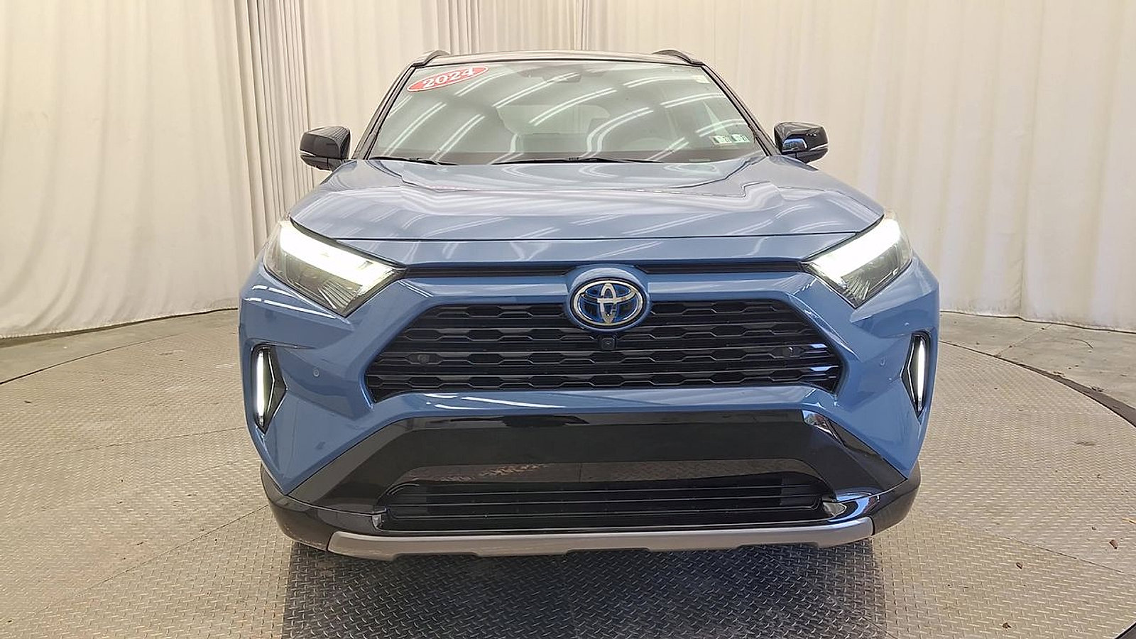 Used 2024 Toyota RAV4 XSE w/ Advanced Technology Package image 6