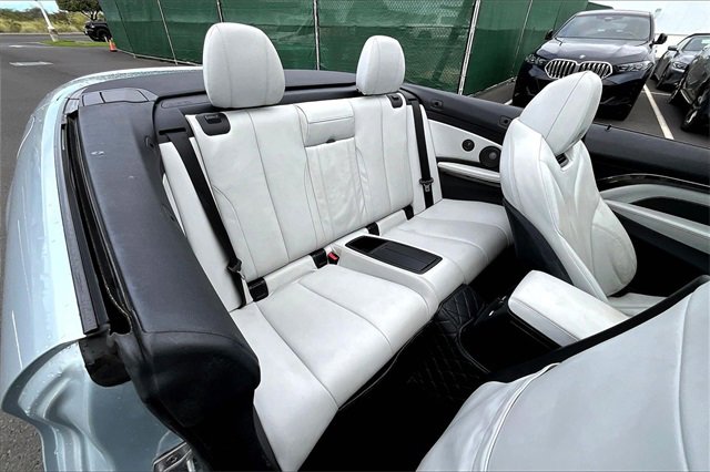 Used 2015 BMW M4 Convertible image 29