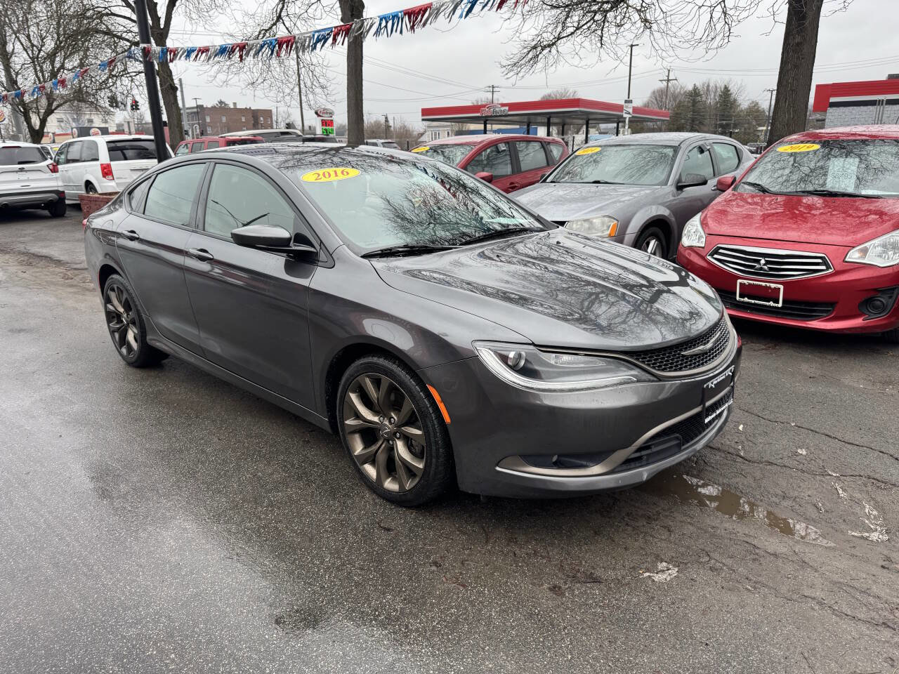 Used 2016 Chrysler 200 S w/ Comfort Group image 3