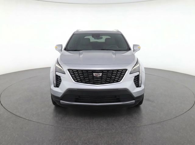 Used 2023 Cadillac XT4 Premium Luxury w/ Cold Weather Package FWD image 5