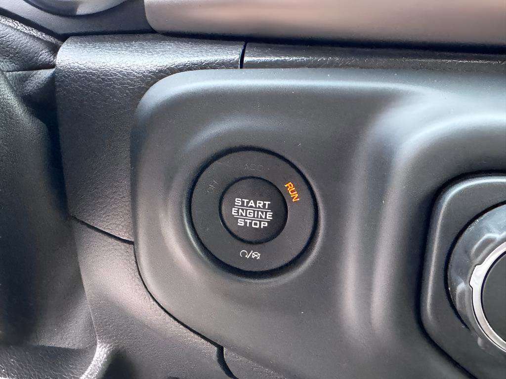 Used 2018 Jeep Wrangler Unlimited Rubicon image 32