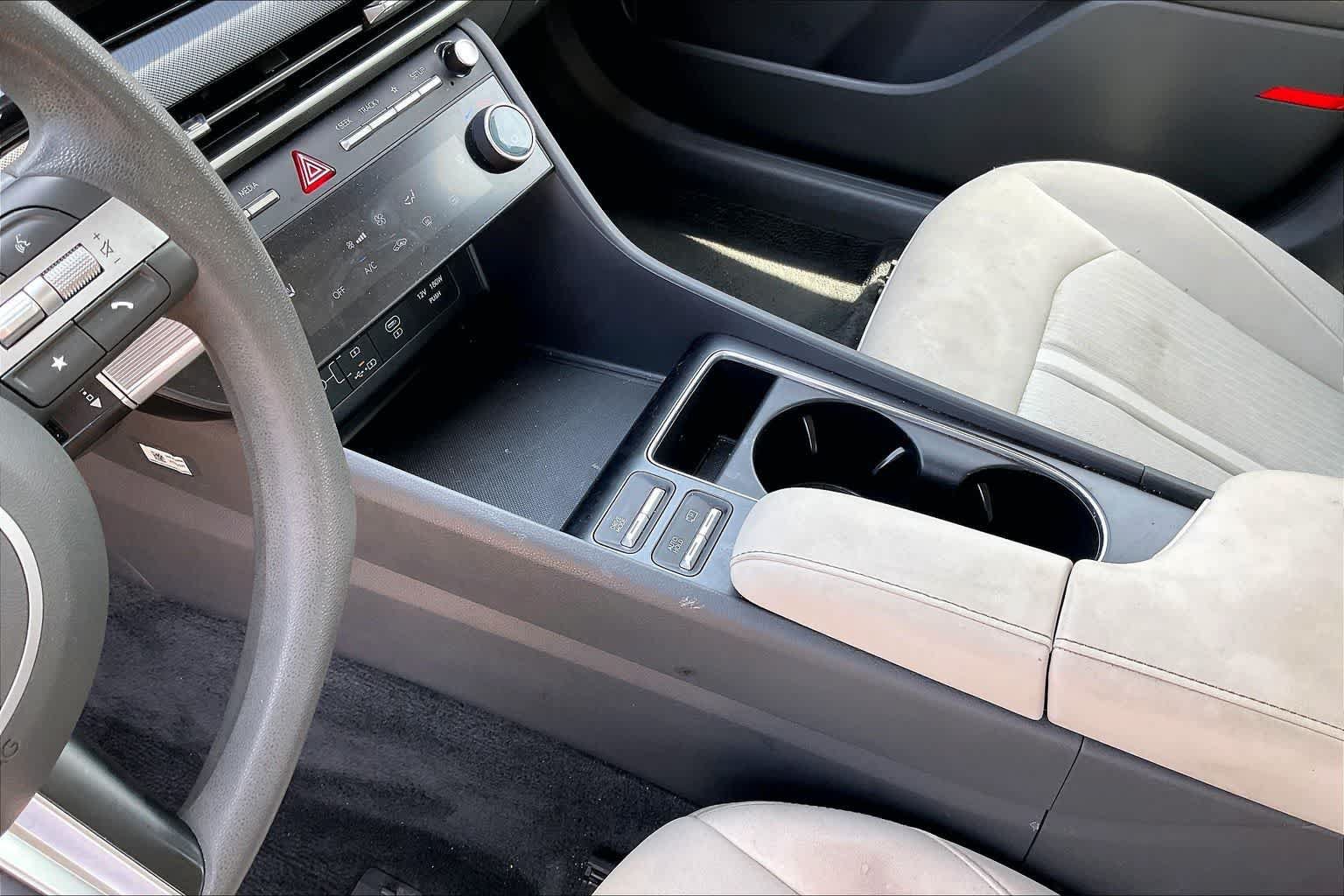 Used 2025 Hyundai Sonata SEL FWD image 14