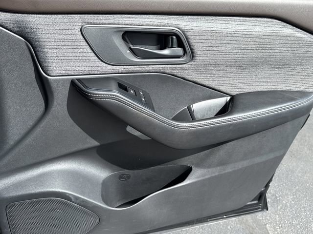 Used 2021 Nissan Rogue S image 24