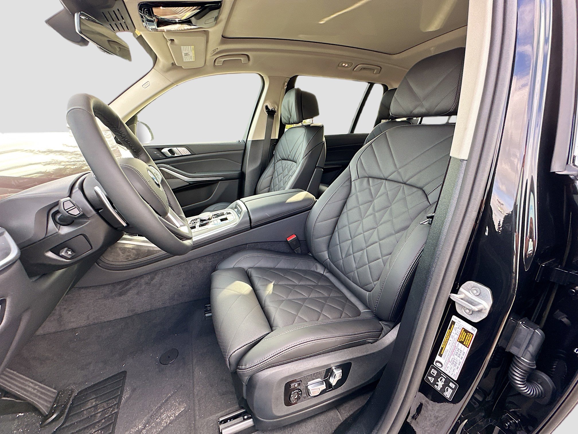 New 2026 BMW X7 xDrive40i w/ Premium Package image 15