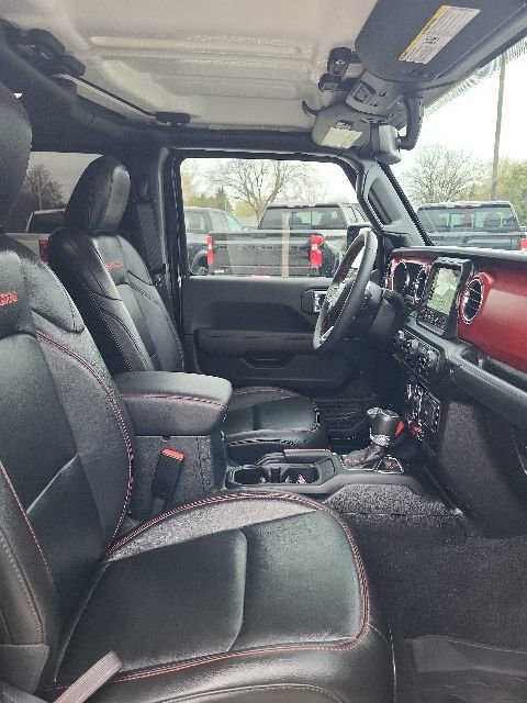 Used 2023 Jeep Gladiator Rubicon w/ Cold Weather Group AWD/4WD image 18