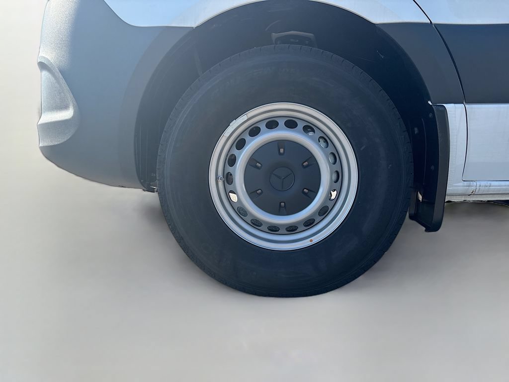 New 2025 Mercedes-Benz eSprinter 170 Cargo image 12