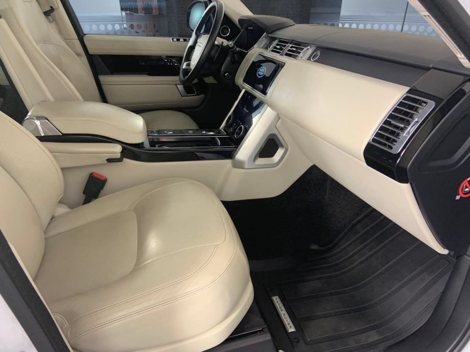 Used 2019 Land Rover Range Rover HSE AWD/4WD image 18