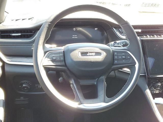 New 2025 Jeep Grand Cherokee Limited w/ Luxury Tech Group II image 8