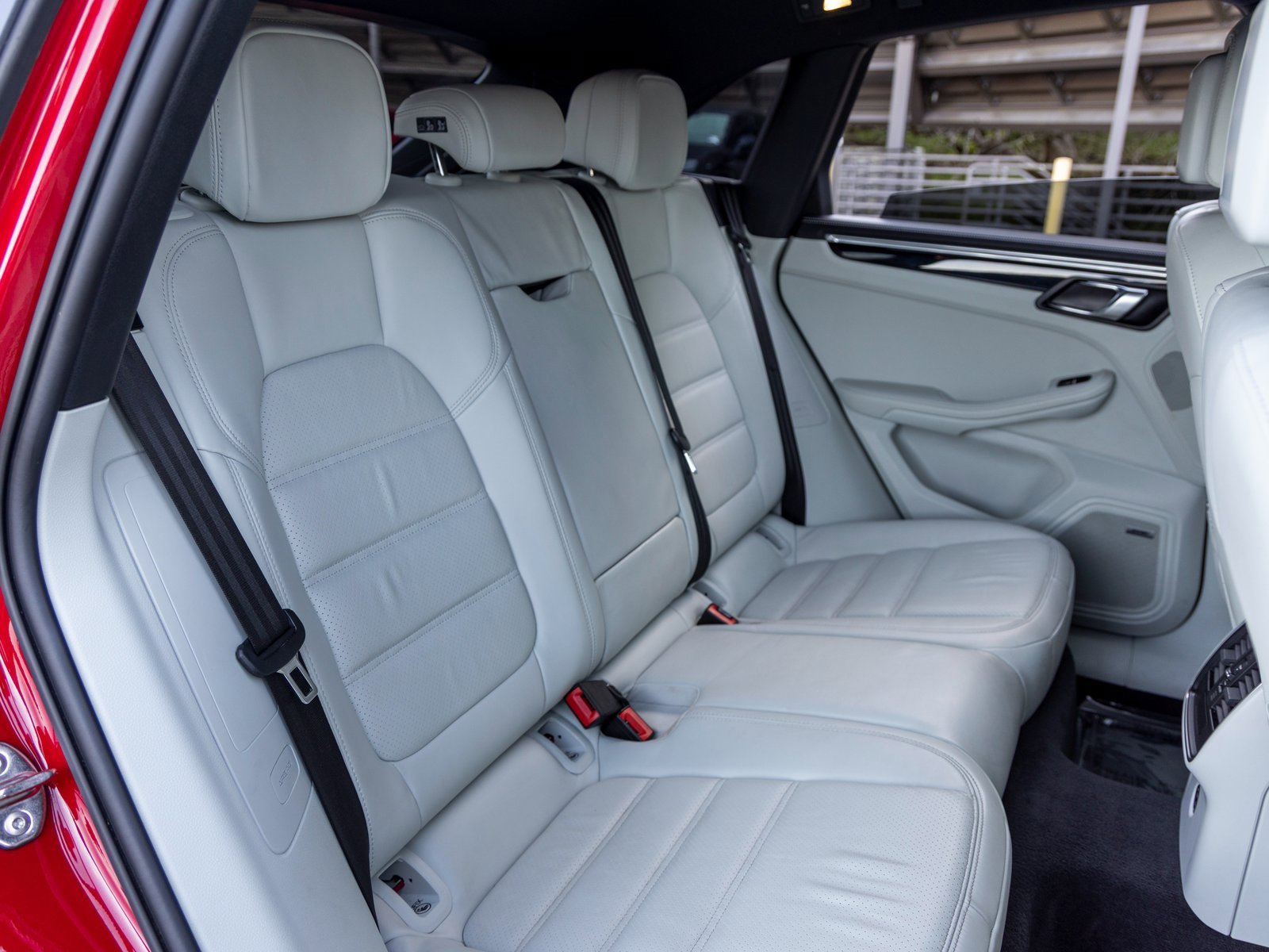 Certified 2024 Porsche Macan Turbo image 49