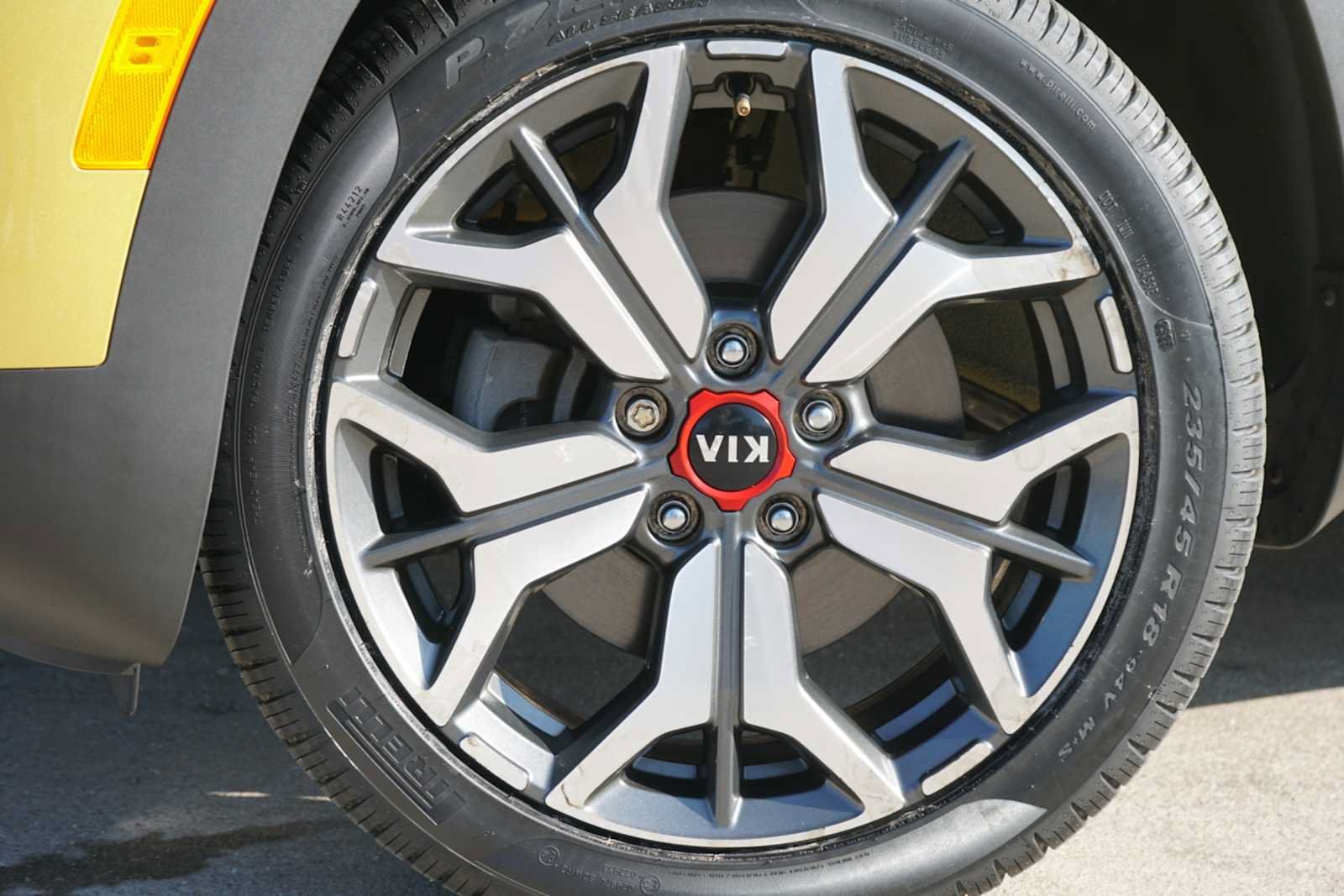 Used 2021 Kia Seltos SX w/ SX Sunroof Package AWD/4WD image 2
