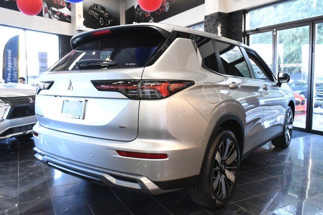 New 2026 Mitsubishi Outlander SE AWD/4WD image 16