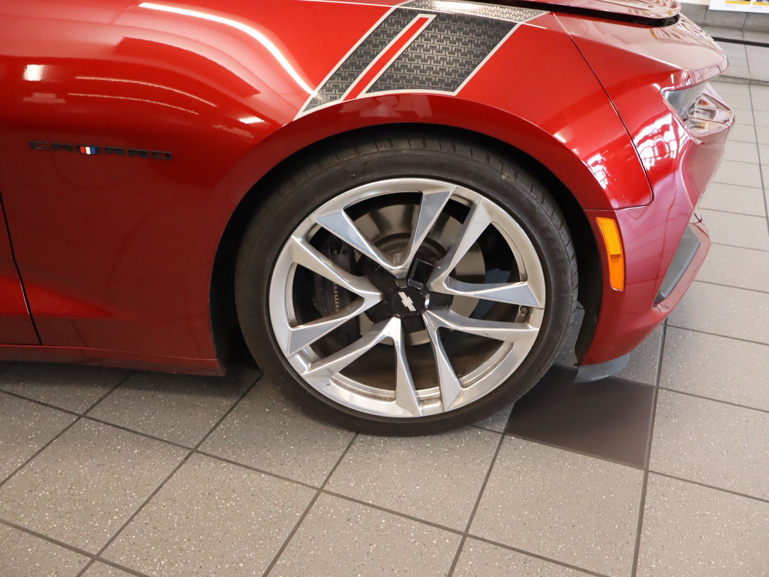Used 2021 Chevrolet Camaro SS w/ Wild Cherry Design Package 1 RWD image 33