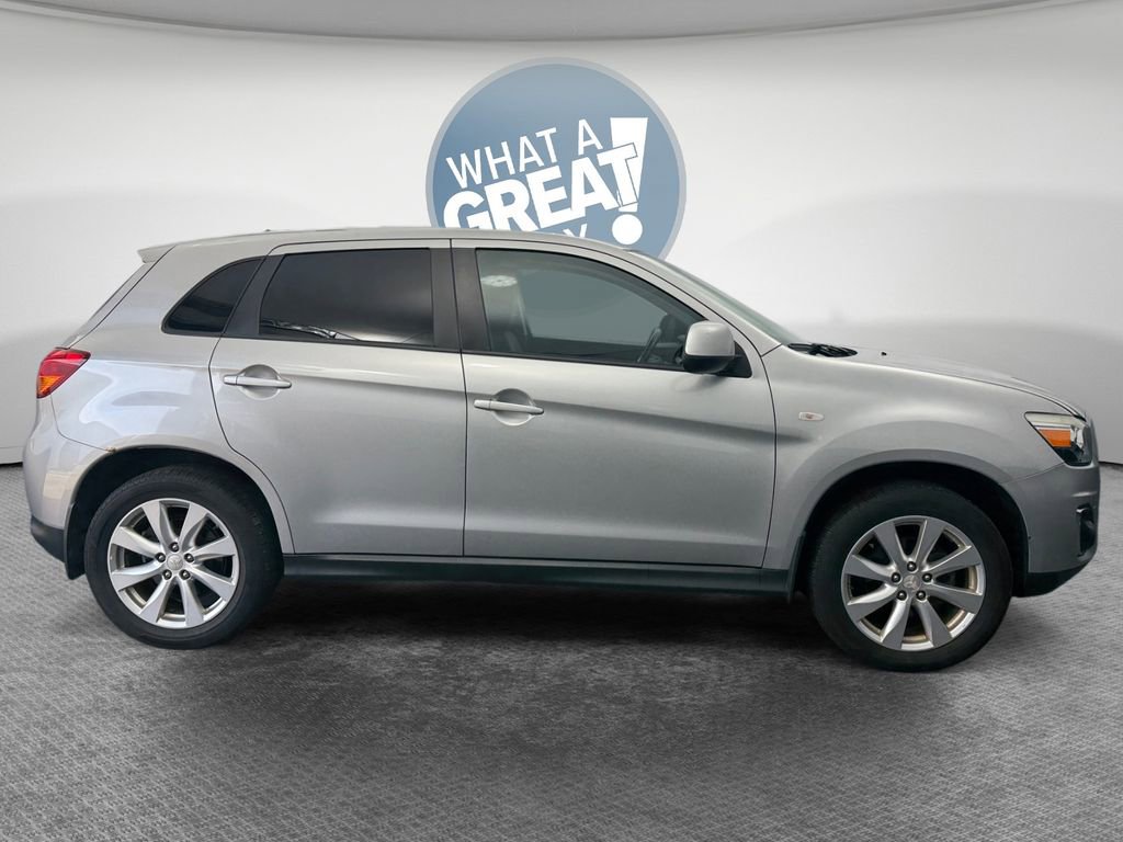 Used 2015 Mitsubishi Outlander Sport ES image 2